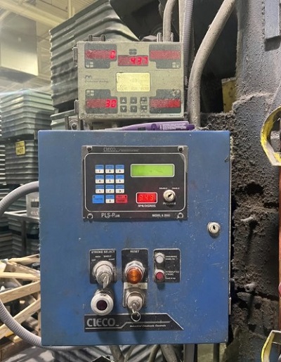1000 Ton, National #MaxiPress, Cieco PLS Plus controls, 10" stroke, 32" x 45" bed, 75 SPM, 1979 - Image 3