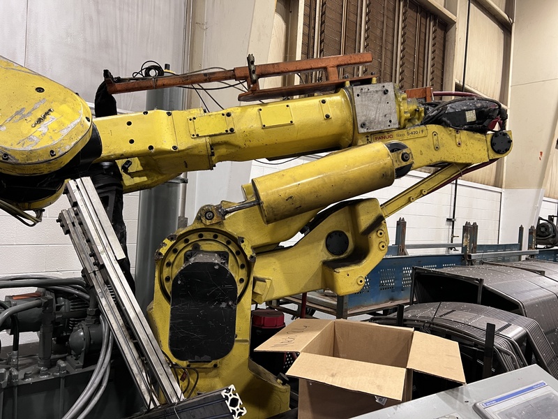 Fanuc, S-420iF, 6-Axis robot, R-J2 controller, 120 kg payload, floor mount - Image 2