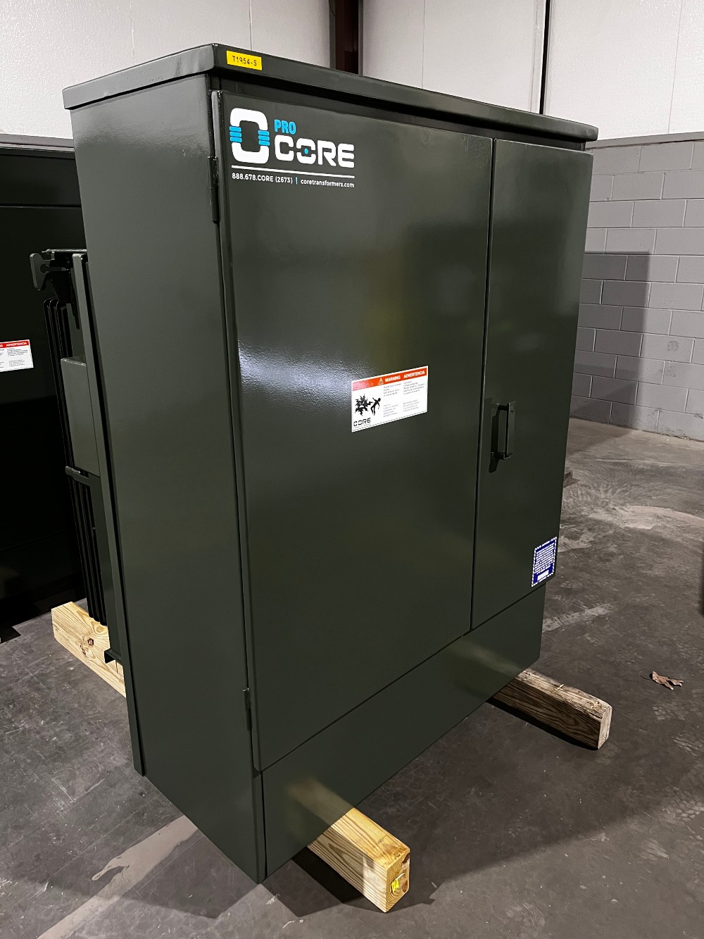 225 KVA 12470GrdY/7200 Primary, 208Y/120 Secondary, PAD, proCORE - Image 1