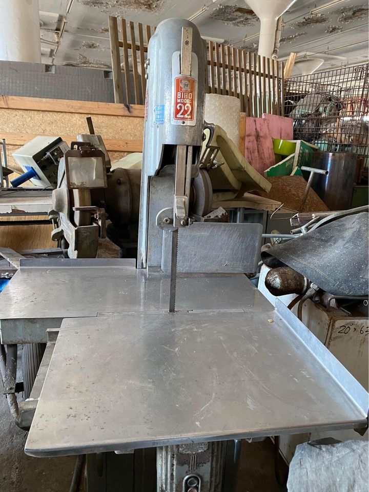 Biro #22, Meat Cutting Bandsaw, Aluminum Head, Stainless Steel Meat tray, 12" diameter Blade Wheels, 29" F-B - Image 3