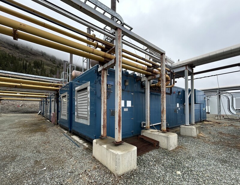 1450 KW Caterpillar #3516BHD, diesel generator, skid mounted, 4160 Volts, 24283 hours, 2008 - Image 9