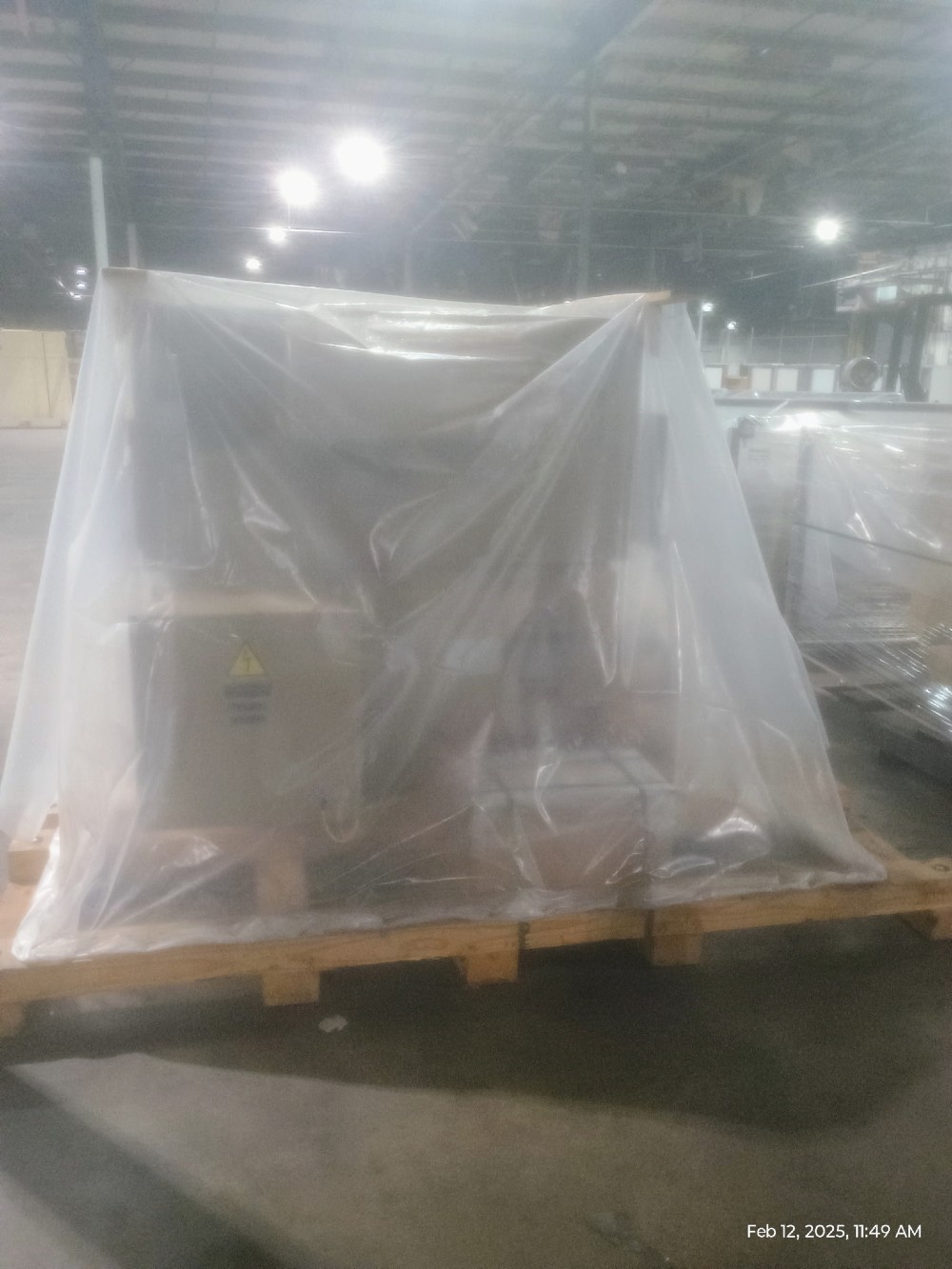 900 HP 3600 RPM General Electric, Frame 5809/10S, TEFC, Ball Bearing, 1.15 service factor, 2300/4160 Volts - Image 2