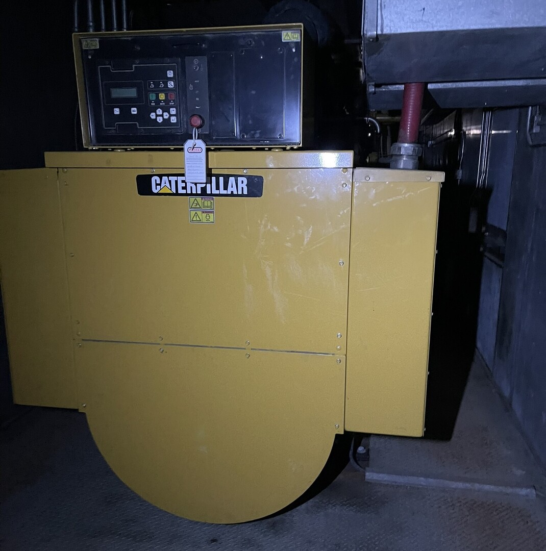 1450 KW Caterpillar #3516BHD, prime power diesel generator, 1812 KVA, 1200 RPM, 4160 Volts, 2008 - Image 3
