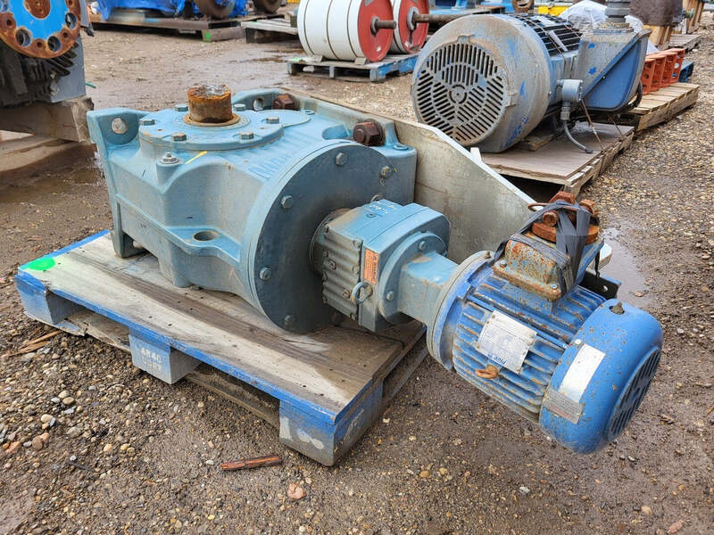 3 HP, 1755 RPM, SEW-Eurodrive #KA127R77AM182-KS, 704.00 :1 ratio gear reducer, 575 Volts - Image 1