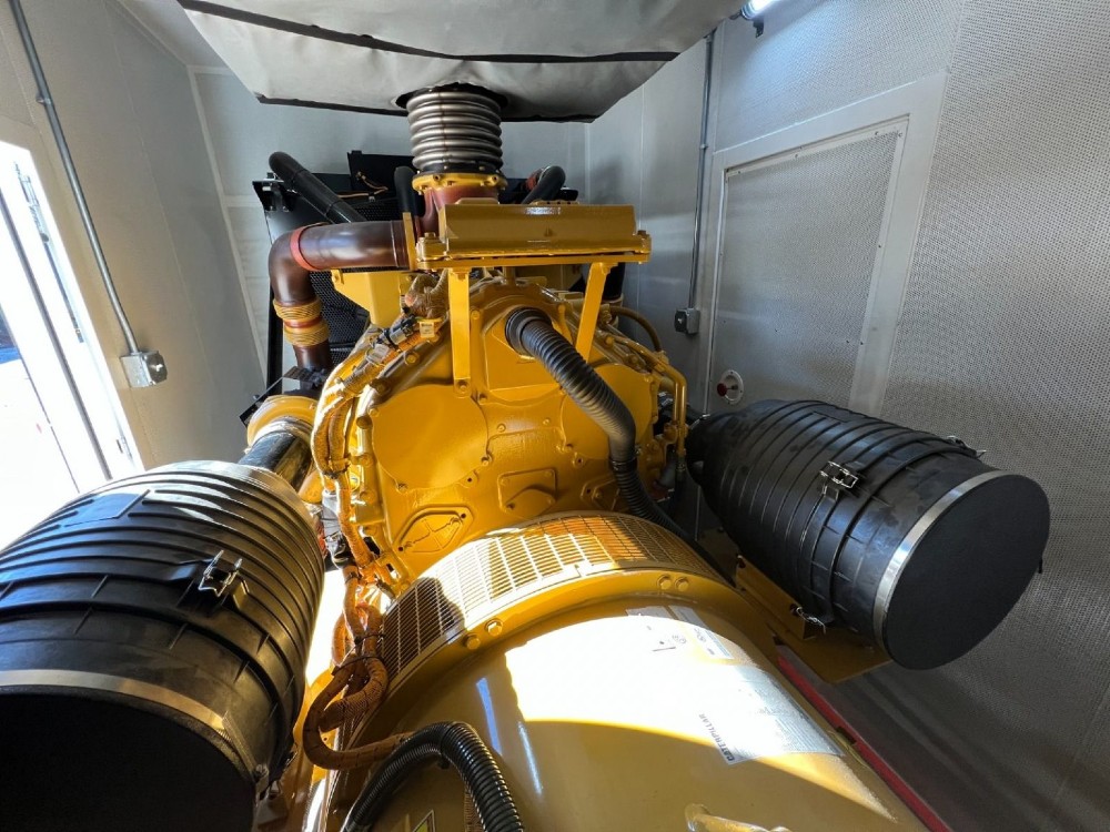 1000 KW Caterpillar #C32, diesel generator, standby, 277-480 Volts, 5 hours, new surplus, 2021 - Image 2