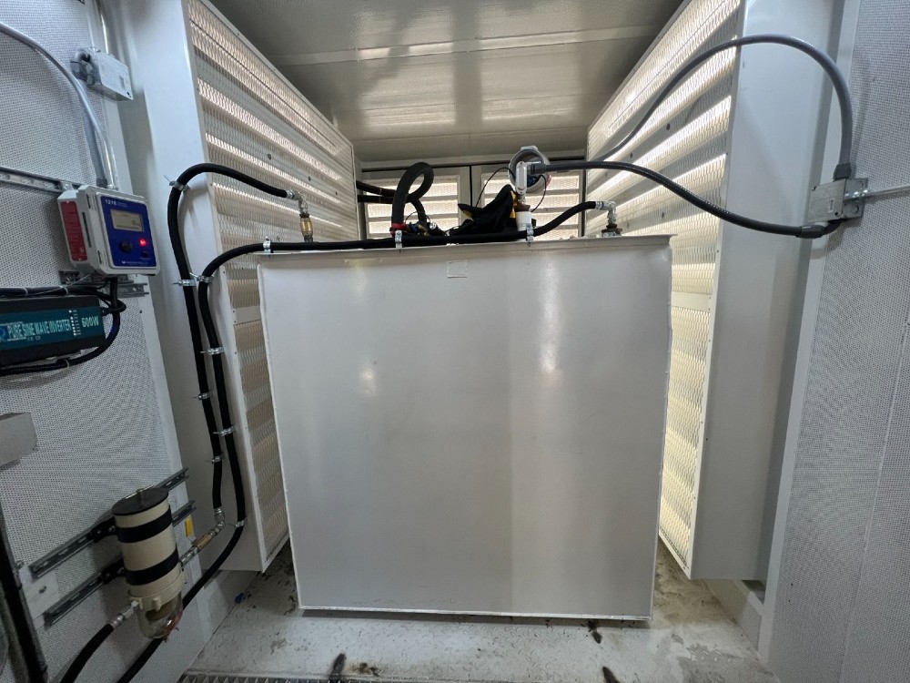 1000 KW Caterpillar #C32, diesel generator, standby, 277-480 Volts, 5 hours, new surplus, 2021 - Image 4