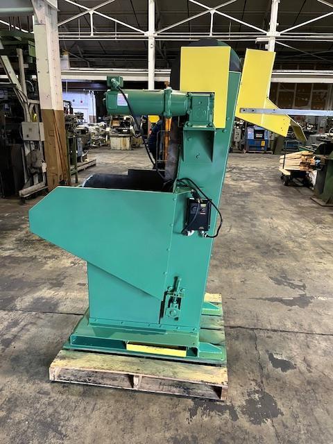 Warren #WL-1000, loader, 52" discharge height, 10" wide bucket, 1/2 HP DC motor, casters - Image 2