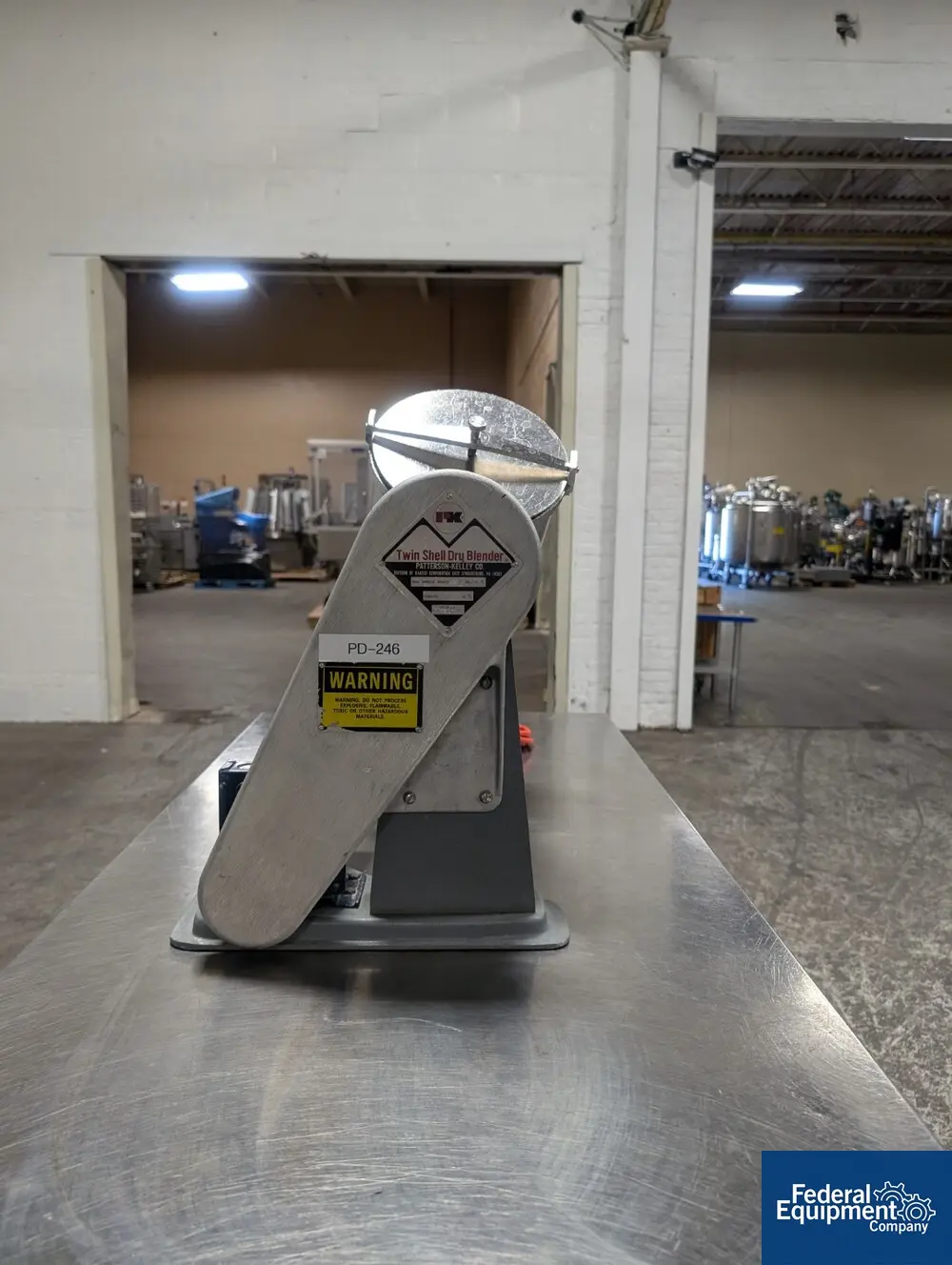 Patterson-Kelley, Twin Shell Blender, 8 qt, .16 hp, rated 340#/cu ft max material density, solid covers - Image 5