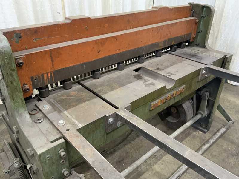 12 gauge x 4' Wysong #1048, power squaring shear, 24" manual back gauge, 8 hold downs, 3 HP - Image 3