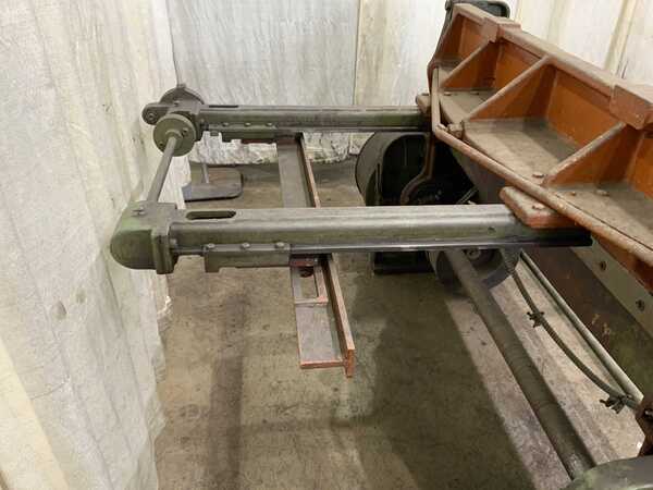 12 gauge x 4' Wysong #1048, power squaring shear, 24" manual back gauge, 8 hold downs, 3 HP - Image 9