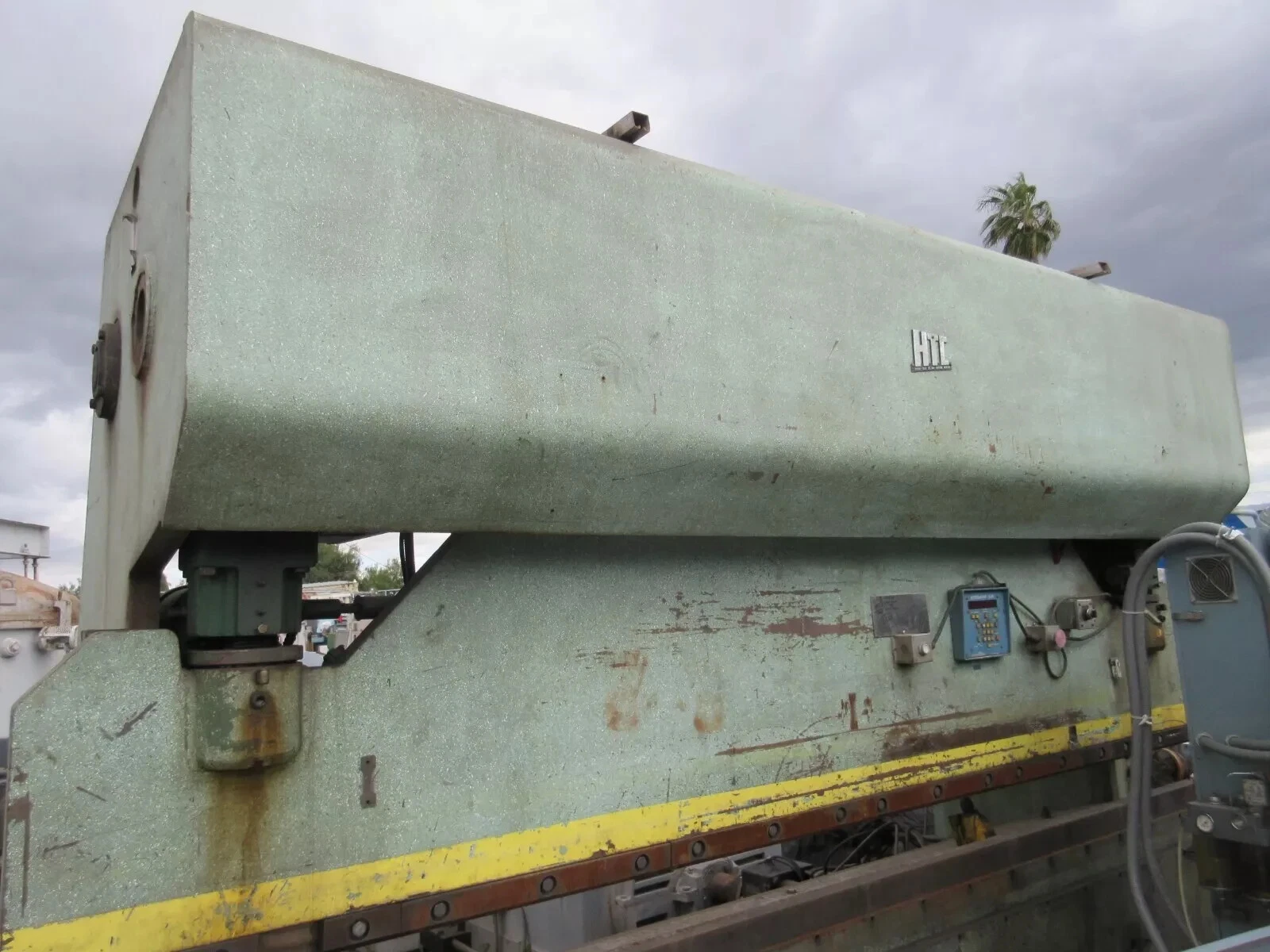 150 Ton, HTC #12FM-150, press brake, 12' overall, Autogage A 24 Back Gauge - Image 7