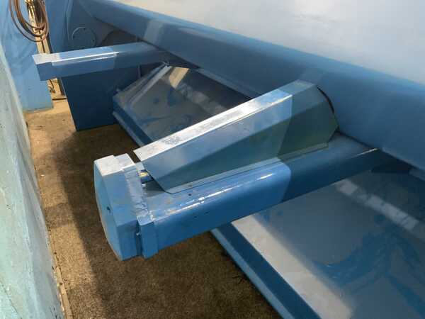1/4" x 10' Summit #10x1/4, hydraulic squaring shear, 12" throat, 13 hydraulic hold downs, 15 HP - Image 6
