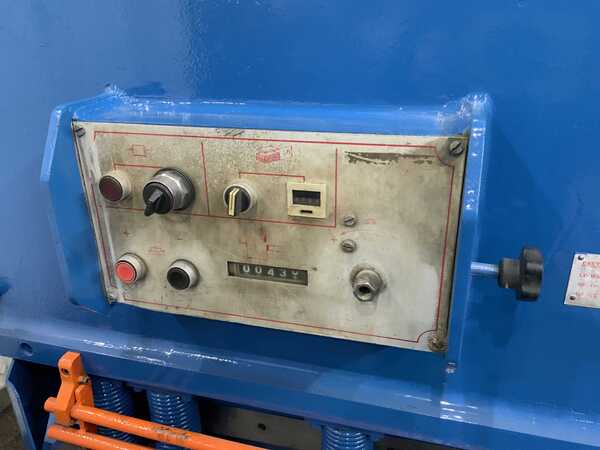 1/4" x 10' Summit #10x1/4, hydraulic squaring shear, 12" throat, 13 hydraulic hold downs, 15 HP - Image 10