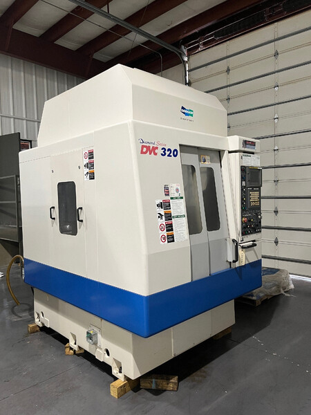 Daewoo Doosan #DVC-320, vertical machining center w/pallet changer, Fanuc 21iM, 20.4" X, 12.6" Y, 13.7" Z - Image 1