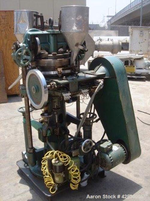 2.5 Ton, Stokes #BB2, Rotary Tablet Press, 27-Station, 725-1400 tablets/min., 5/8" tablet diameter, 11/16" - Image 2