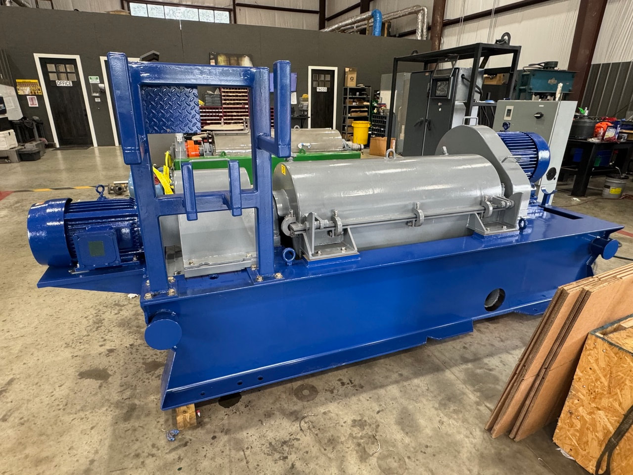 18" x 50" United #SS1000, decanter centrifuge, 60 HP, 80:1 gearbox, 5° beach - Image 9