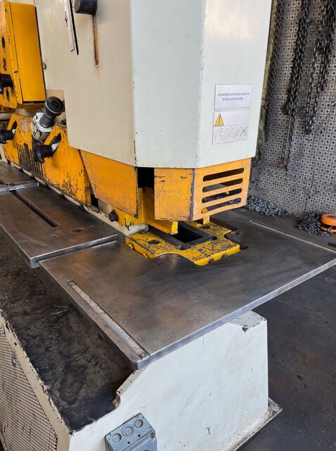 8" x 8" x 3/4" Geka #Hydracrop-165/S, ironworker, 185 ton, 24" throat, 2002 - Image 6