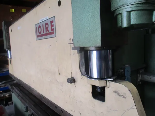 80 Ton, Loire, hydraulic press brake w/ dies, 10' overall - Image 4