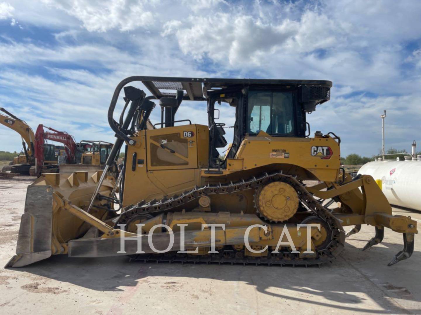Caterpillar D6, Crawler Dozer, 2161 hours, S/N: HNK00399, 2020 - Image 1