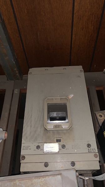 2000 Amps, ITE, HR3-B2000, adjustable trips, 460 Volts - Image 1