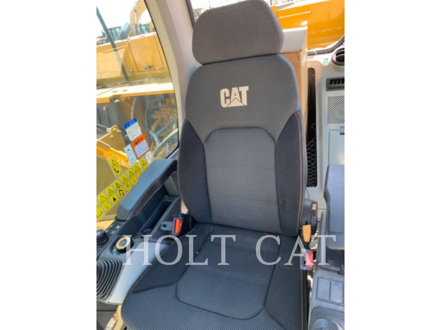 Caterpillar 323, Crawler Excavator, 2448 hours, S/N: RAZ00657, 2018 - Image 6