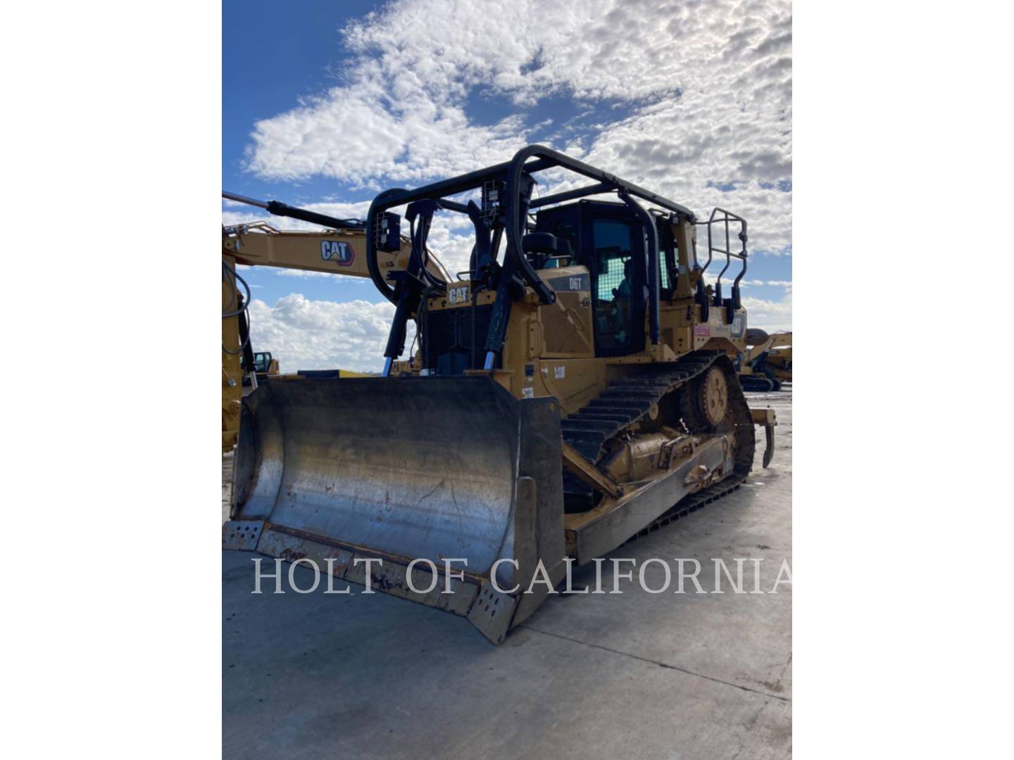 Caterpillar D6T XL, Crawler Dozer, 2374 hours, S/N: NDY00243, 2017 - Image 2