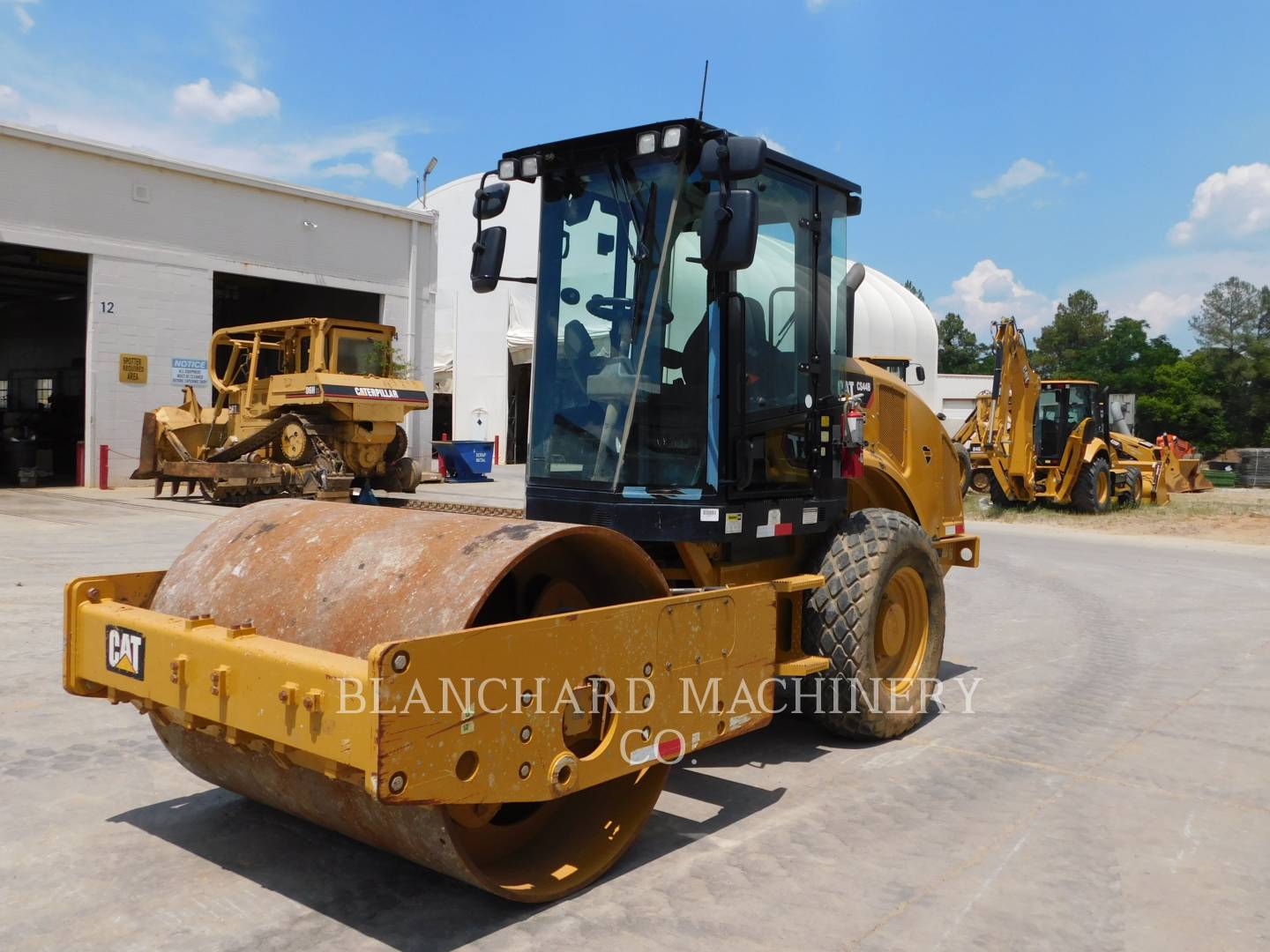 Caterpillar CS44B, Vibratory Single Drum Smooth, 1150 hours, S/N: 4G300479, 2020 - Image 1