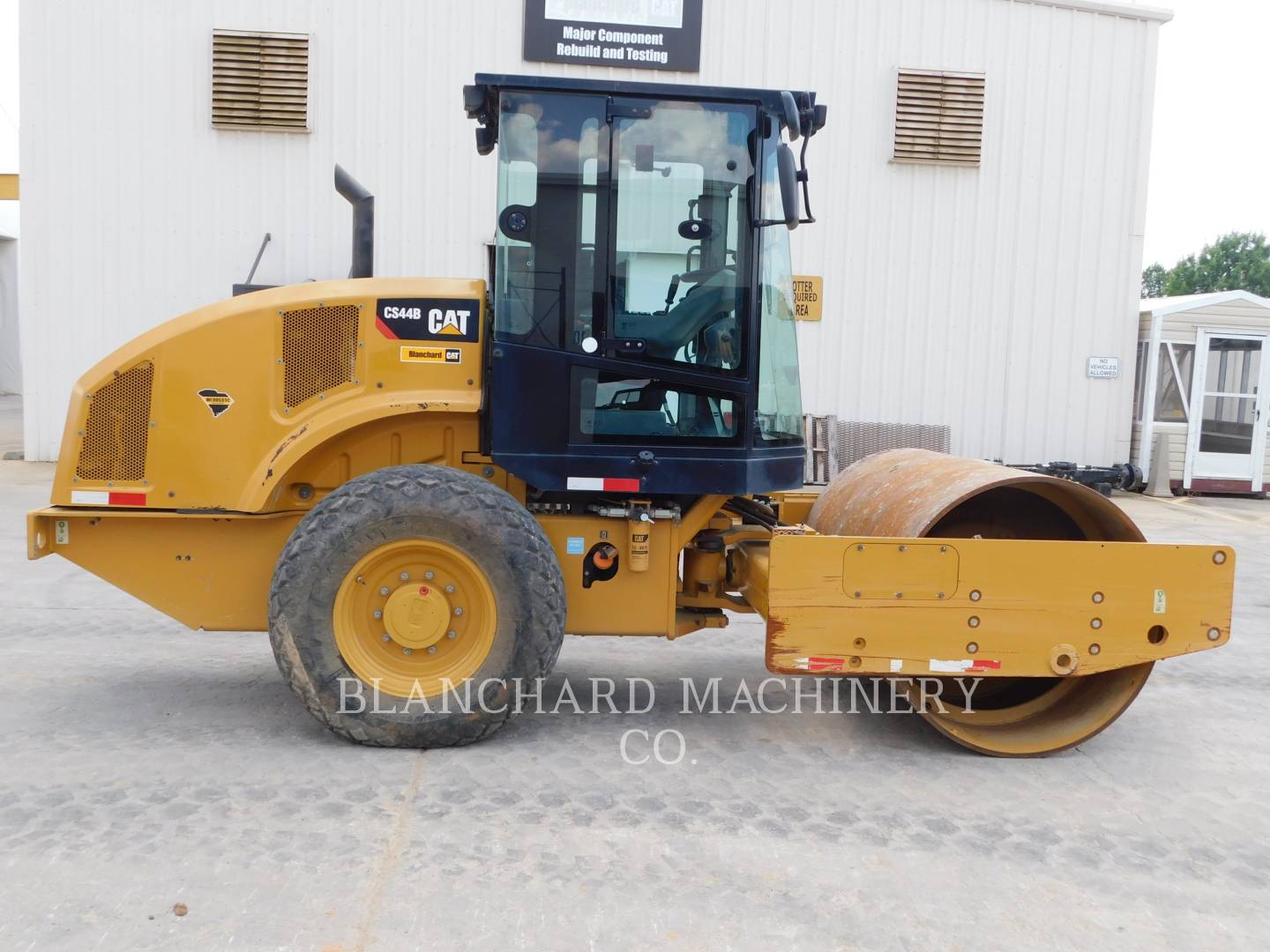 Caterpillar CS44B, Vibratory Single Drum Smooth, 1150 hours, S/N: 4G300479, 2020 - Image 6