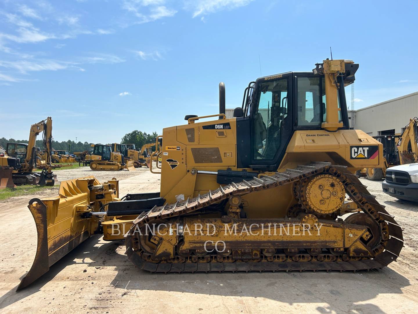 Caterpillar D6NLGP, Crawler Dozer, 7976 hours, S/N: MG500968, 2017 - Image 5