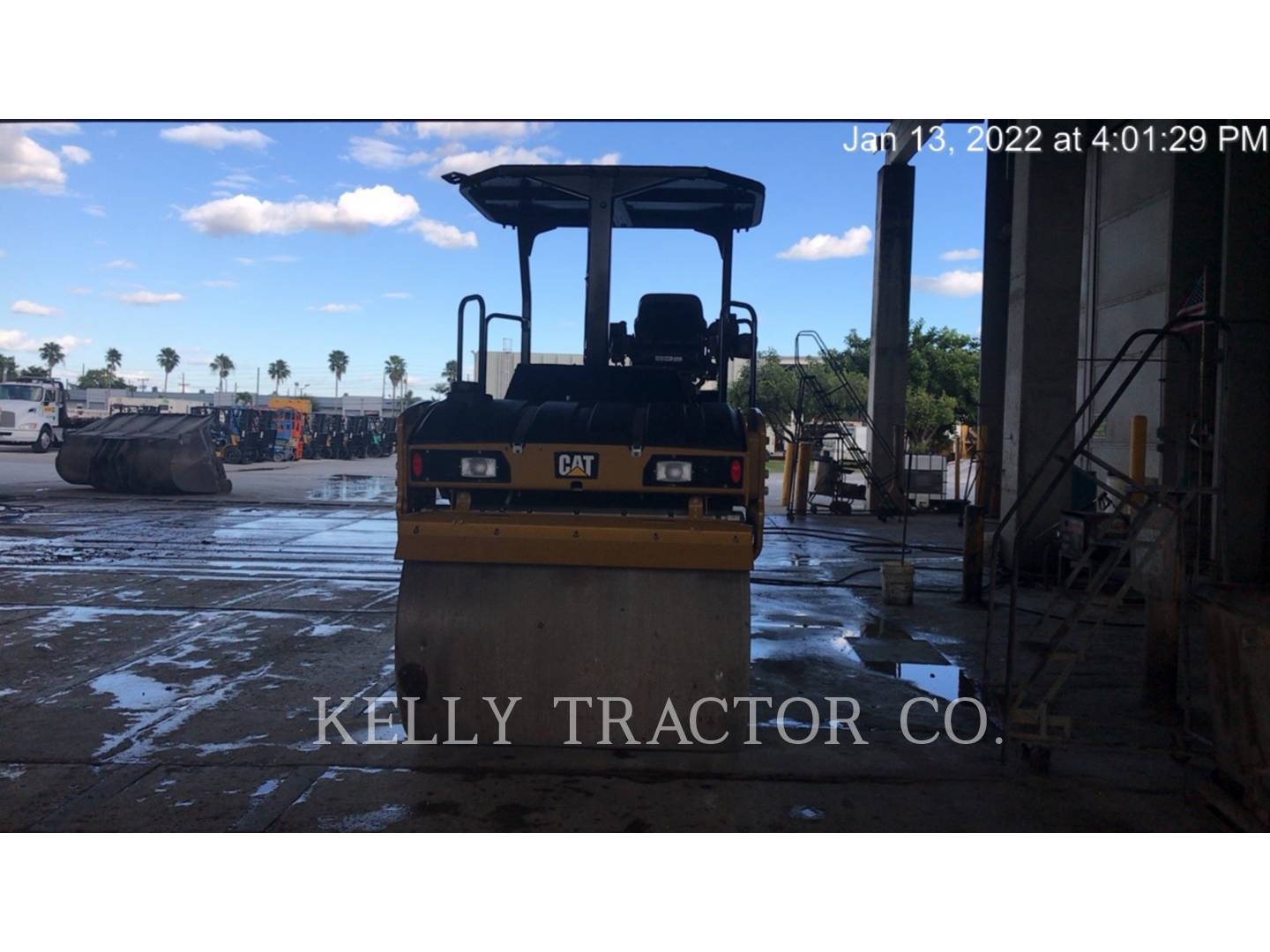 Caterpillar CB 7, Twin Drum Roller, 2417 hours, S/N: EL500235, 2019 - Image 4