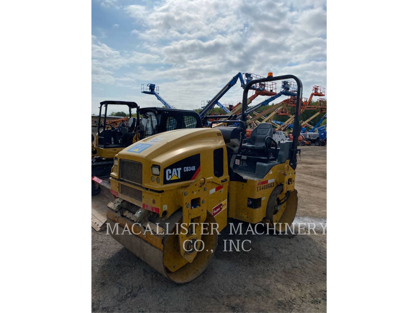 Caterpillar CB34B, Twin Drum Roller, 1775 hours, S/N: XB400663, 2018 - Image 1