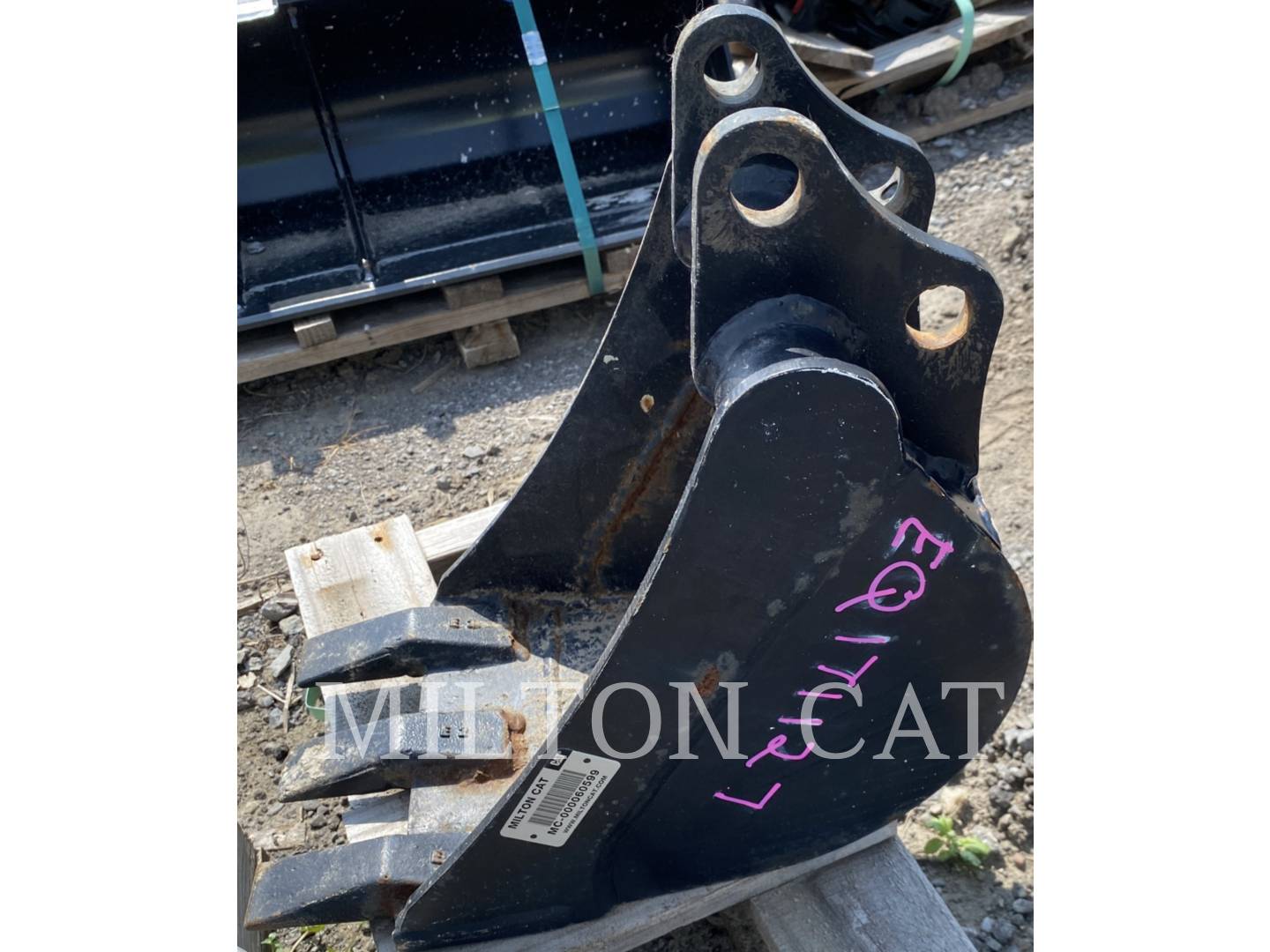 Caterpillar 300.9D 10" DIG BUCKET, Bucket, S/N: 6ANHDG2863, 2020 - Image 1