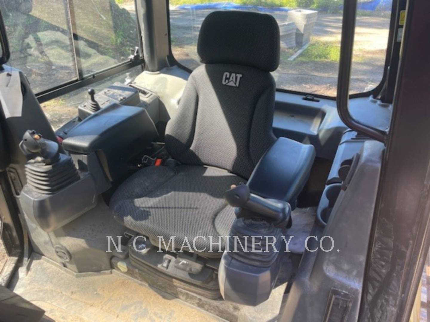 Cat D3 Cleaver-Brooks, Crawler Dozer, 75 hours, S/N: XKW02246, 2022 - Image 7