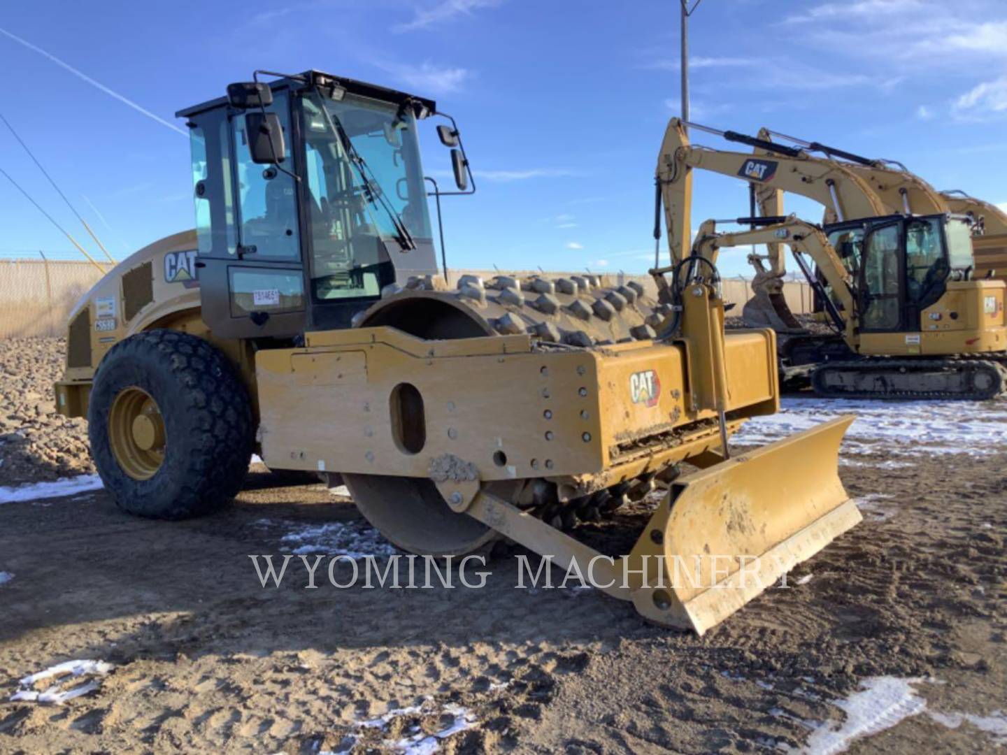 Caterpillar CS68B, Compactor, 1567 hours, S/N: CS800130, 2023 - Image 2