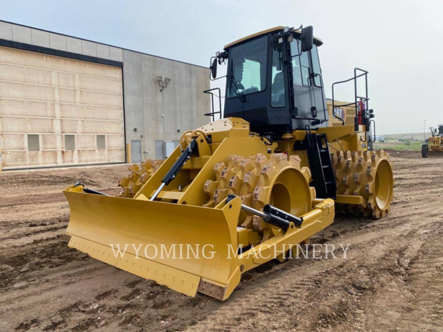 Caterpillar 815, Compactor, 1440 hours, S/N: J5T00199, 2023