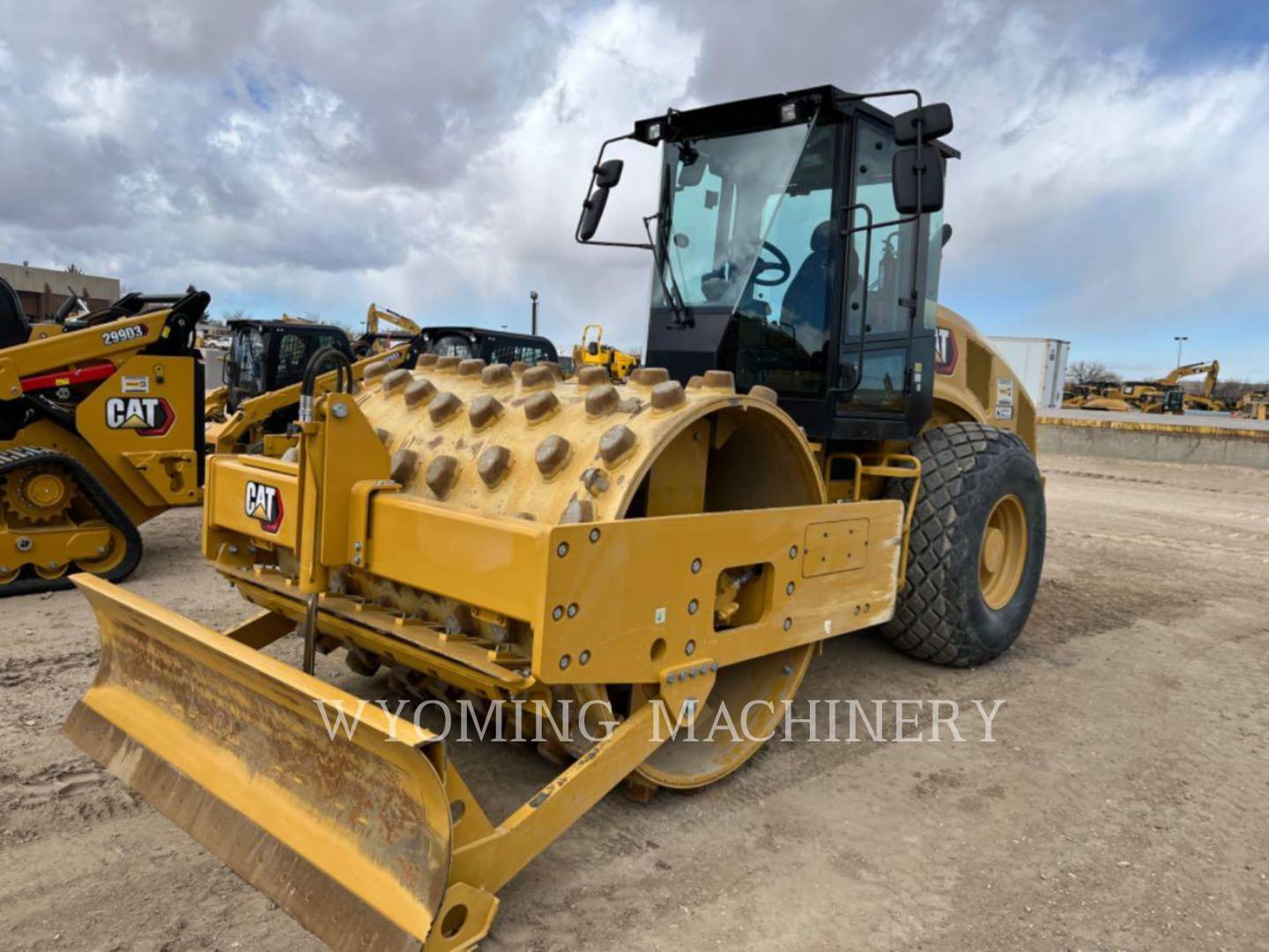 Caterpillar CS56B, Compactor, 924 hours, S/N: 48400401, 2023 - Image 1