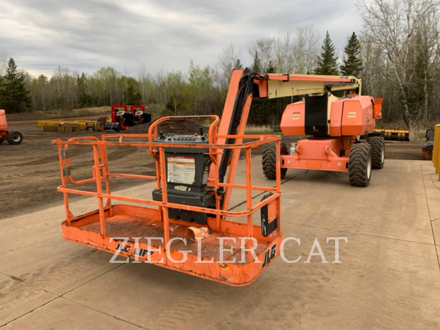 Jlg Industries, Inc. 800AJ, Articulated Boom Lift, 1754 hours, S/N: 0300188510, 2014 - Image 1