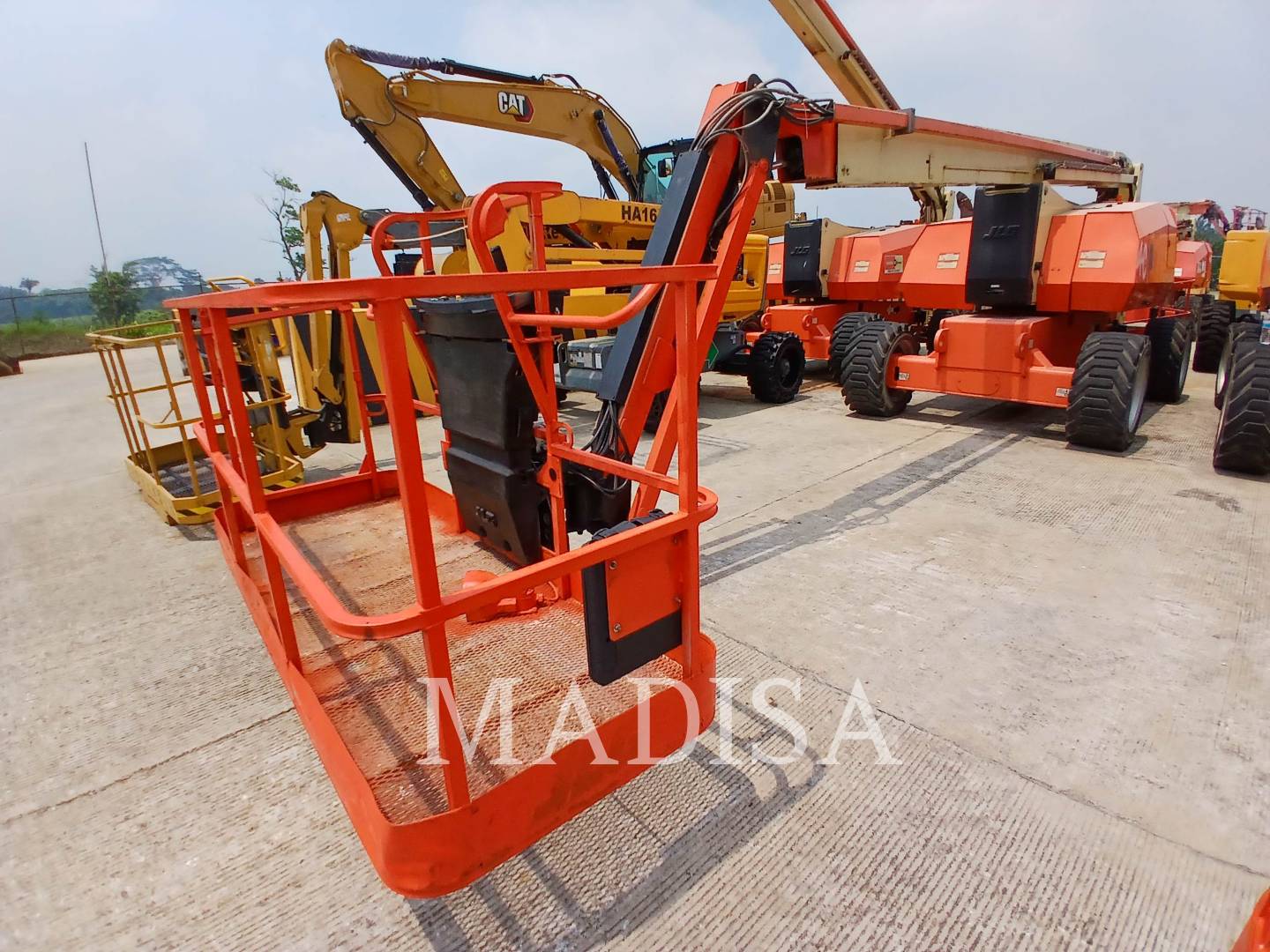 Jlg Industries, Inc. 800AJ, Articulated Boom Lift, 4232 hours, S/N: 300286838, 2021 - Image 1