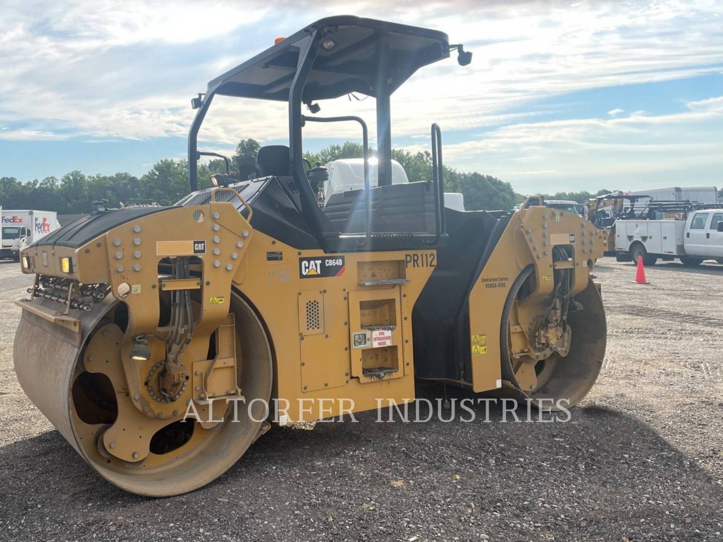 Caterpillar CB64B, Twin Drum Roller, 2201 hours, S/N: C5600228, 2016 - Image 3