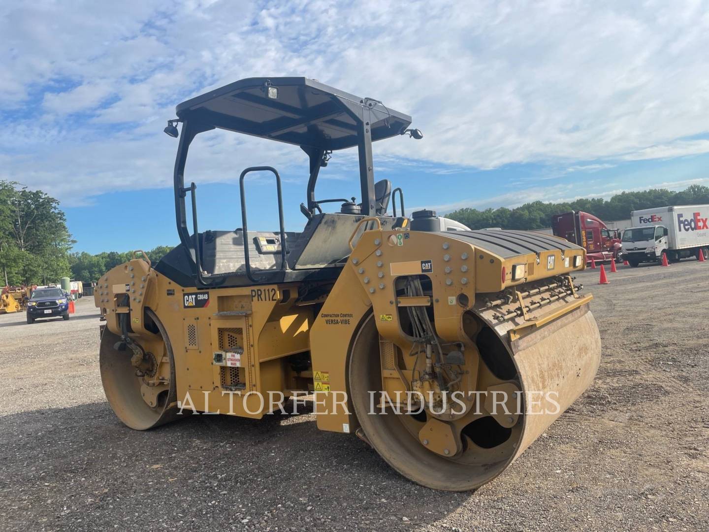 Caterpillar CB64B, Twin Drum Roller, 2201 hours, S/N: C5600228, 2016 - Image 4