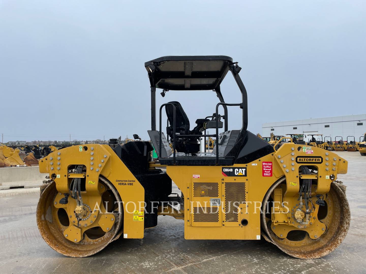 Caterpillar CB64B, Twin Drum Roller, 2201 hours, S/N: C5600228, 2016 - Image 6