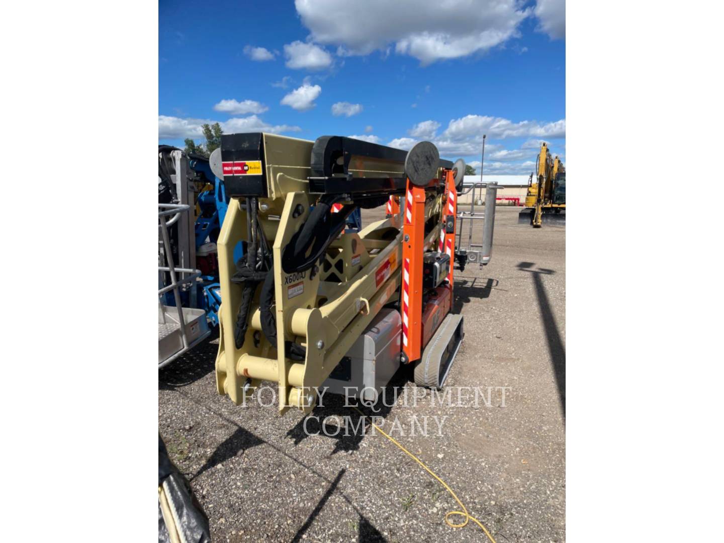 Jlg Industries, Inc. X600AJ, Articulated Boom Lift, 496 hours, S/N: C170000934, 2016 - Image 3