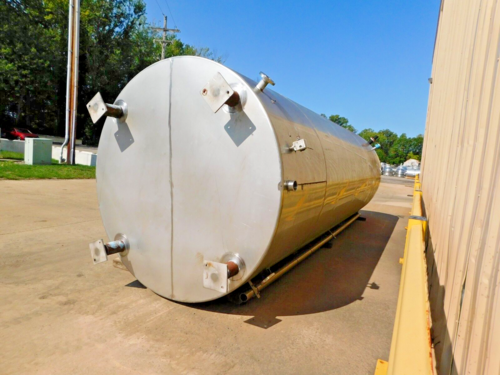 5000 gallon Santa Rosa, Stainless storage tank, 84" dia. x 242" straight wall, 1996 - Image 5