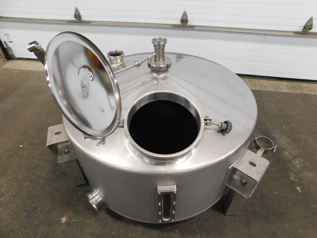 100 gallon SBC balance tank, 304 Stainless Steel, CIP ball, 43" dia., 16"-19" straight wall, sloped bottom - Image 10