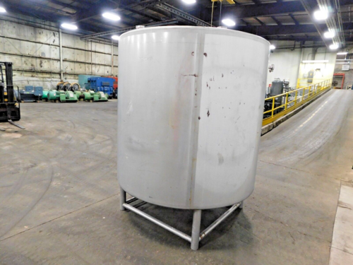 750 gallon 304 Stainless Steel tank, 64" dia. x 59" straight wall, 17.5" man hole, 2.75" drain port, 1" side - Image 5