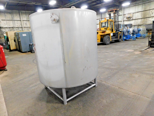 750 gallon 304 Stainless Steel tank, 64" dia. x 59" straight wall, 17.5" man hole, 2.75" drain port, 1" side - Image 6