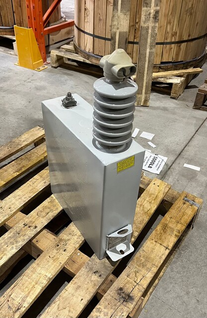 Westinghouse, 100 KVA, 1400 Volts, 125 KV Bil outdoor capacitors, surplus - Image 1
