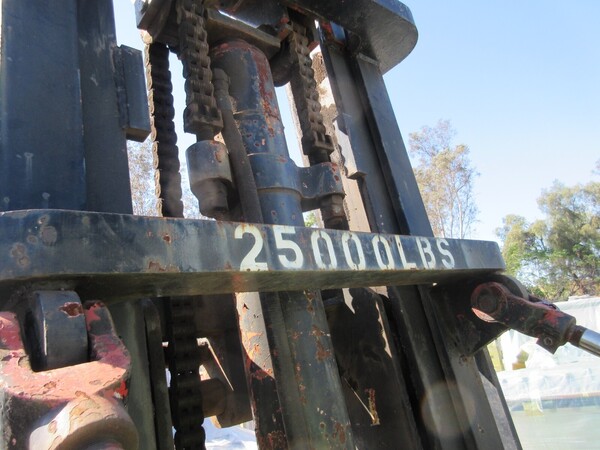 25000 lb. Clark #C500Y250, Forklift - Image 2