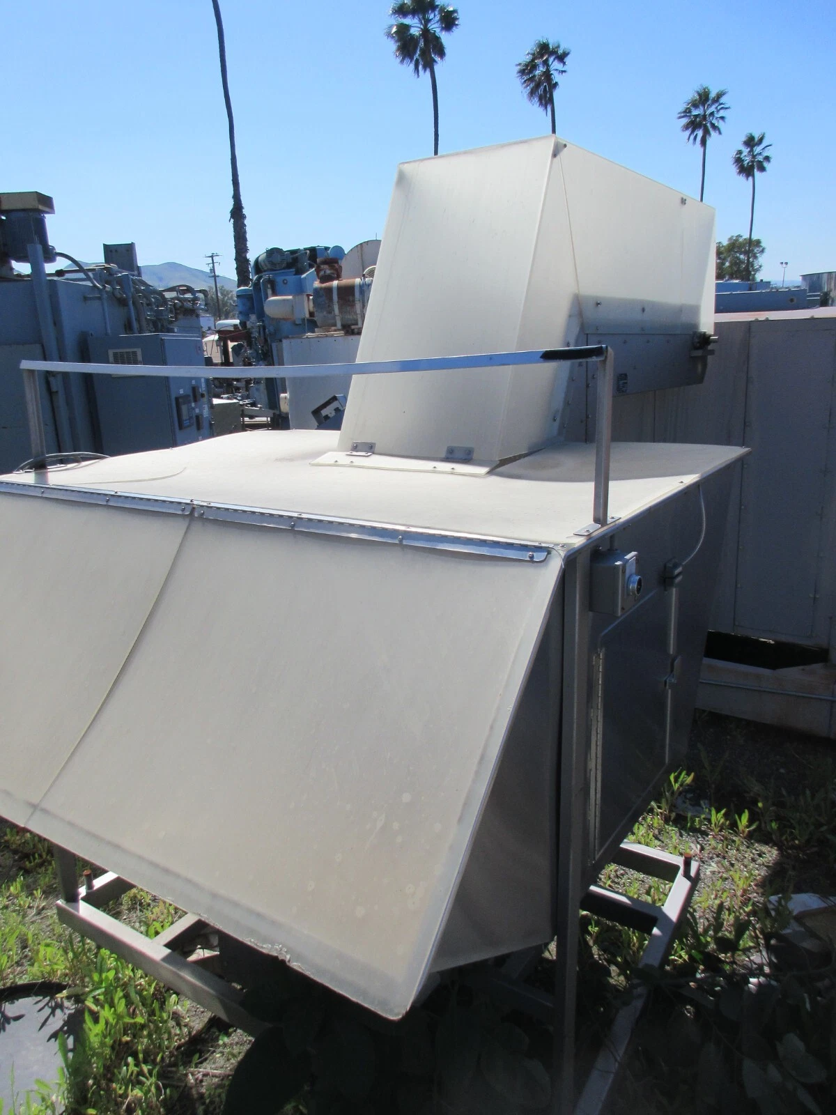 Omega Design #LFBP-1X-50, Stainless Steel Cleated Inclined Conveyor - Image 1