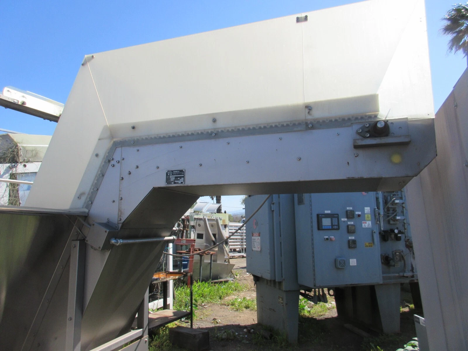 Omega Design #LFBP-1X-50, Stainless Steel Cleated Inclined Conveyor - Image 6